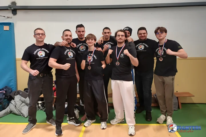 Les combattants de Fighters Attitudes rÃ©unis Ã  Cusset pour le Championnat AURA Light Contact 2025